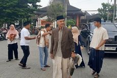 Sudah Jadi Warga Sleman, Ganjar Pranowo dan Keluarga Shalat Idul Fitri di Lapangan Wedomartani