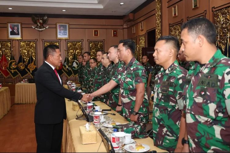 Wamenhan Beri Pengarahan 25 Tenaga Kesehatan TNI yang Siap ke Gaza