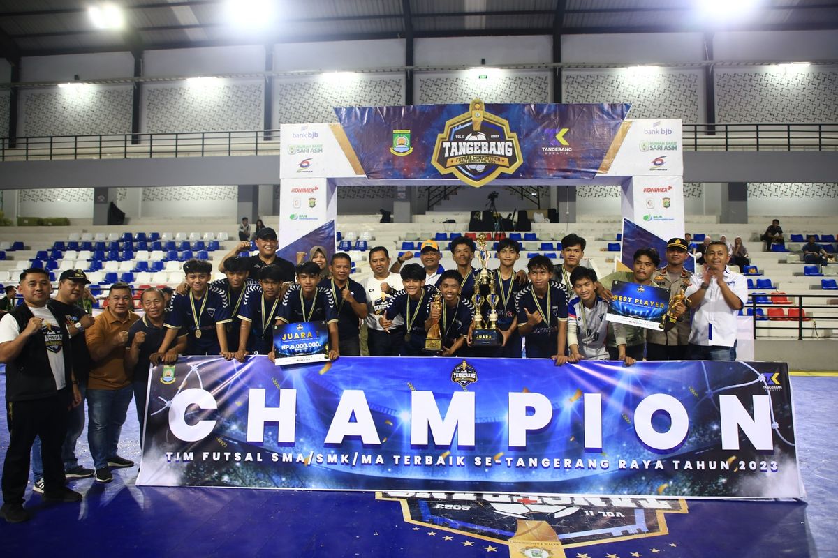 Sekolah Menengah Atas (SMA) Persatuan Guru Republik Indonesia (PGRI) 109 Kota Tangerang meraih Juara I dalam ajang Tangerang Futsal Competition 2023 di Gelanggang Olah Raga (GOR) Gondrong, Kota Tangerang, Minggu (17/12/2023).