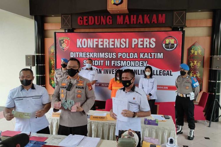 Polda Kaltim mengungkap satu kasus penipuan bermodus investasi yang dilakukan oleh seorang mahasiswi di Kaltim