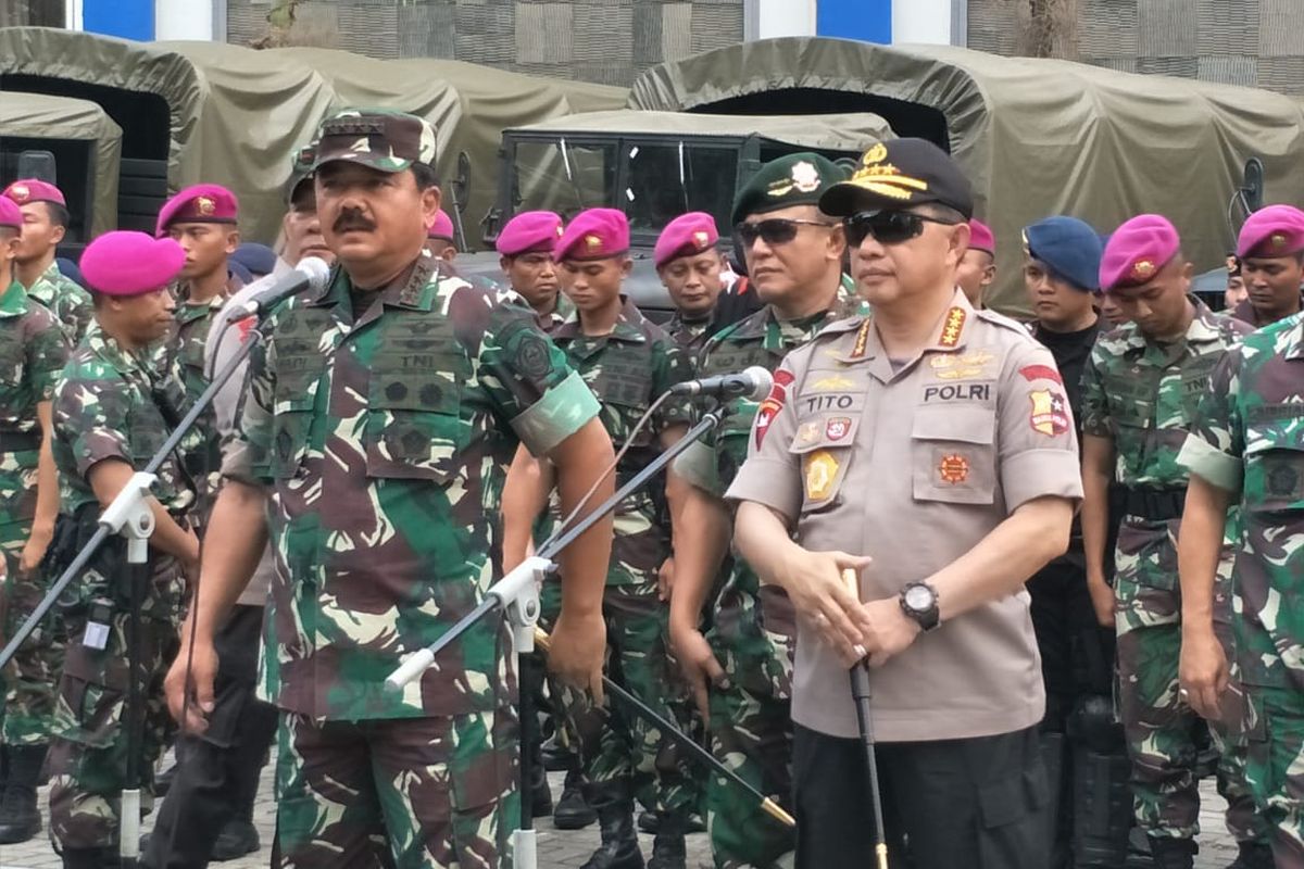 Panglima TNI Marsekal Hadi Tjahjanto dan Kapolri Jenderal Polisi Tirto Karnavian di Graha Jalapuspita, Jakarta Pusat, Minggu (20/10/2019).