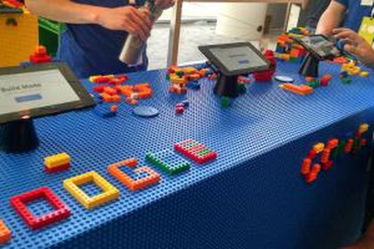 Arena bermain Lego di Google I/O 2014.