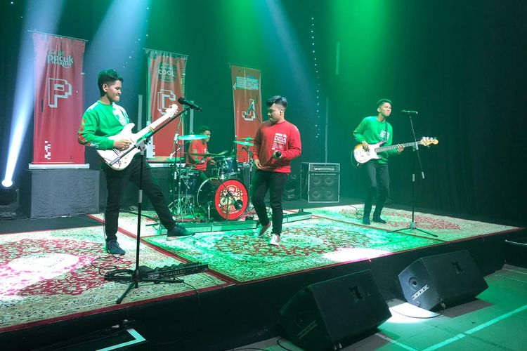 Bina Mentari adalah pemenang untuk kategori band di Pucuk Cool Jam 2020 yang berasal SMAN 4 Bantaeng, Sulawesi Selatan.