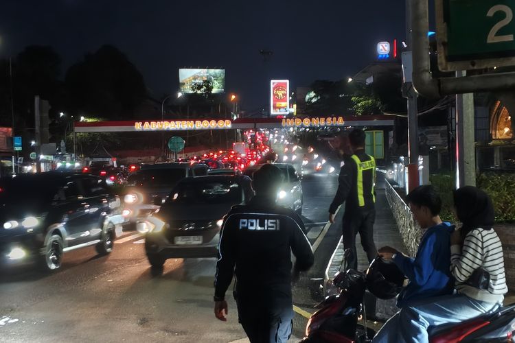 Malam Minggu Long Weekend, Jalur Puncak Kembali Normal Dua Arah