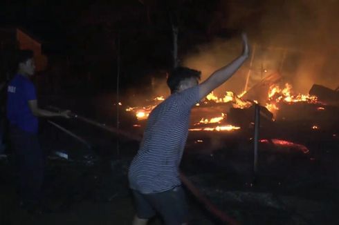 Kesal Ditinggal Pergi, Pemuda Bakar Rumah Orangtua