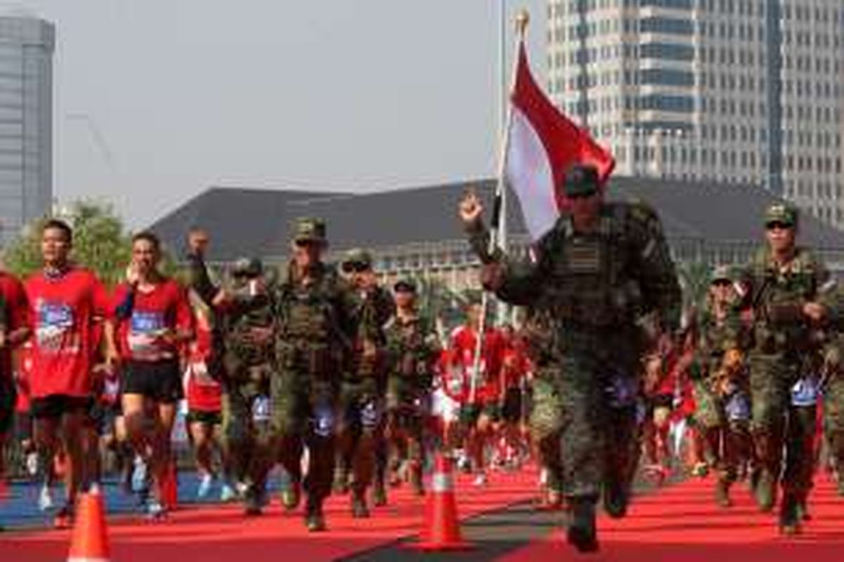 Independence Day Run - Putra pertama Presiden Susilo Bambang Yudhoyono, Agus Harimurti Yudhoyono, yang mengikuti lomba lari dengan menempuh 17 kilometer dengan membawa perlengkapan militer seberat 17 kg pada lomba lari 