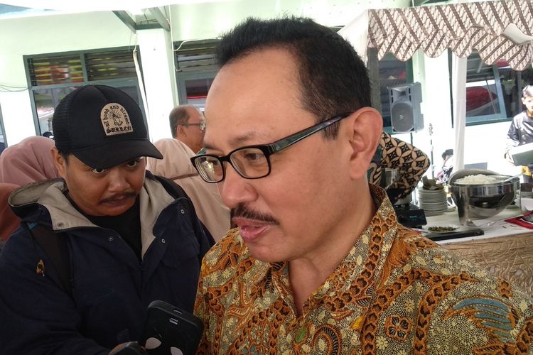 Mantan Wakil Wali Kota Yogyakarta Heroe Poerwadi saat ditemui di acara syawalan di Balai Kota Yogyakarta, Jumat (19/4/2024)
