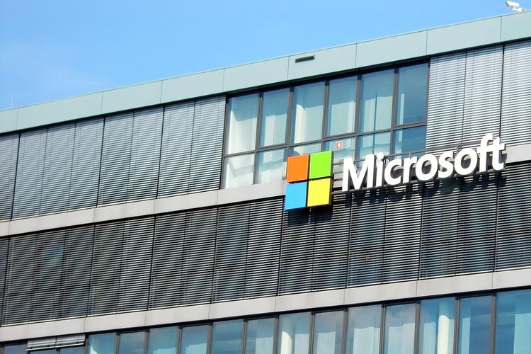 Microsoft AI Rilis Model Kecerdasan Buatan Pertamanya, MAI-Voice-1