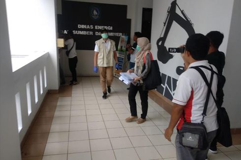 KPK Juga Geledah Kantor DLHK Kepri dan ESDM Kepri