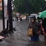 Jalan Bubakan Semarang Tergenang Banjir, Sejumlah Kendaraan Mogok