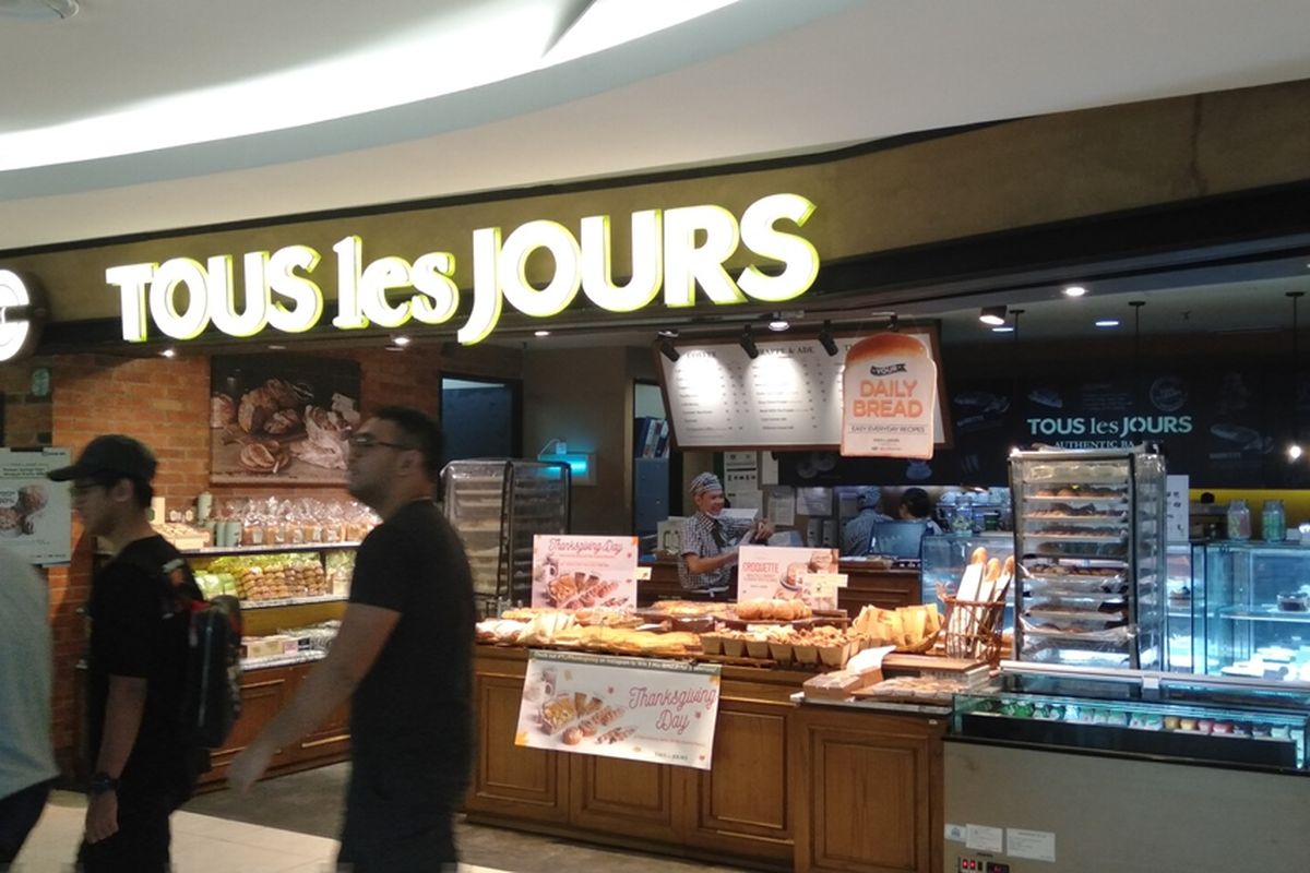 toko roti Tous Les Jours di FX Sudirman, Jakarta Pusat, Jumat (22/11/2019)