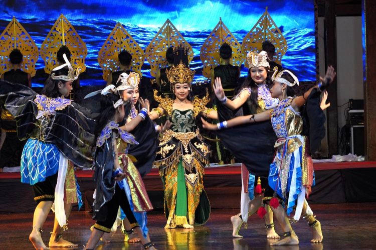 The Tales of Karangbolong di TMII Obati Rindu Perantau Asal Kebumen