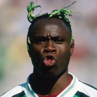 Gaya rambut bunches Taribo West, mantan pemain Nigeria dinilai paling terburuk