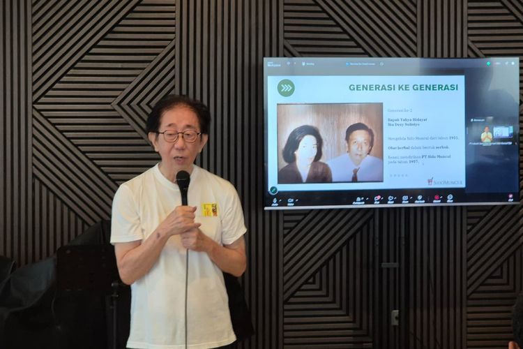 Direktur Sido Muncul Dr (HC) Irwan Hidayat menegaskan, masa kepemimpinannya kali ini difokuskan untuk memastikan proses estafet berjalan mulus. Ia bersama anggota keluarga lainnya akan menyiapkan fondasi perusahaan selama satu tahun ke depan sebelum diserahkan kepada generasi penerus. 