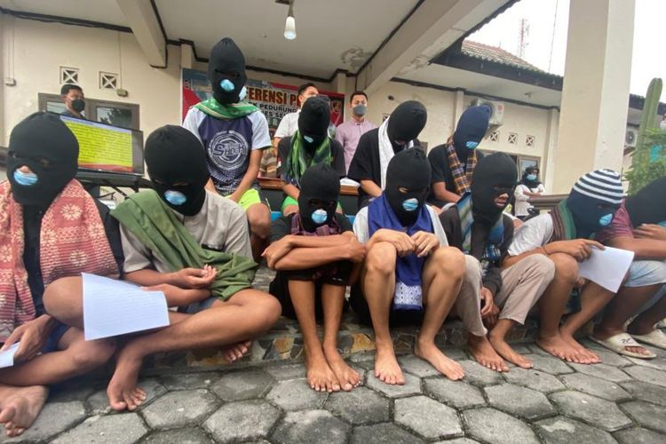  11 remaja terlibat tarung sarung diamankan di Polsek Pedurungan, Jumat (8/4/2022)