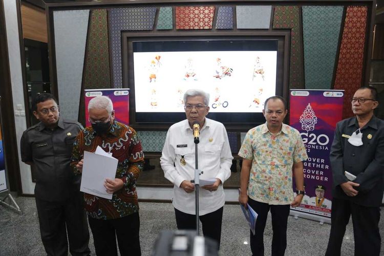 Wakil Gubernur Sumatera Selatan Mawardi Yahya saat menggelar konfrensi pers terkait pagelaran event digelar di kota Palembang dan Kabupaten Ogan Ilir (OI), Sumatera Selatan pada 1-7 Juli 2022 mendatang. 