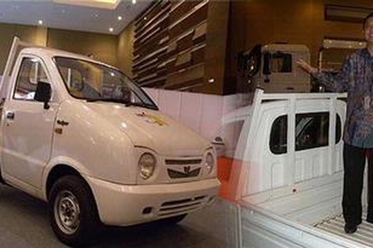 Dirjen Industri Unggulan Berbasis Teknologi Tinggi Budi Darmadi berdiri di bak belakang Tawon