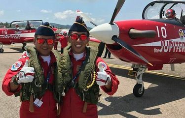 Pilot TNI AU memakai jam tangan di tangan kanan, berikut ini alasannya