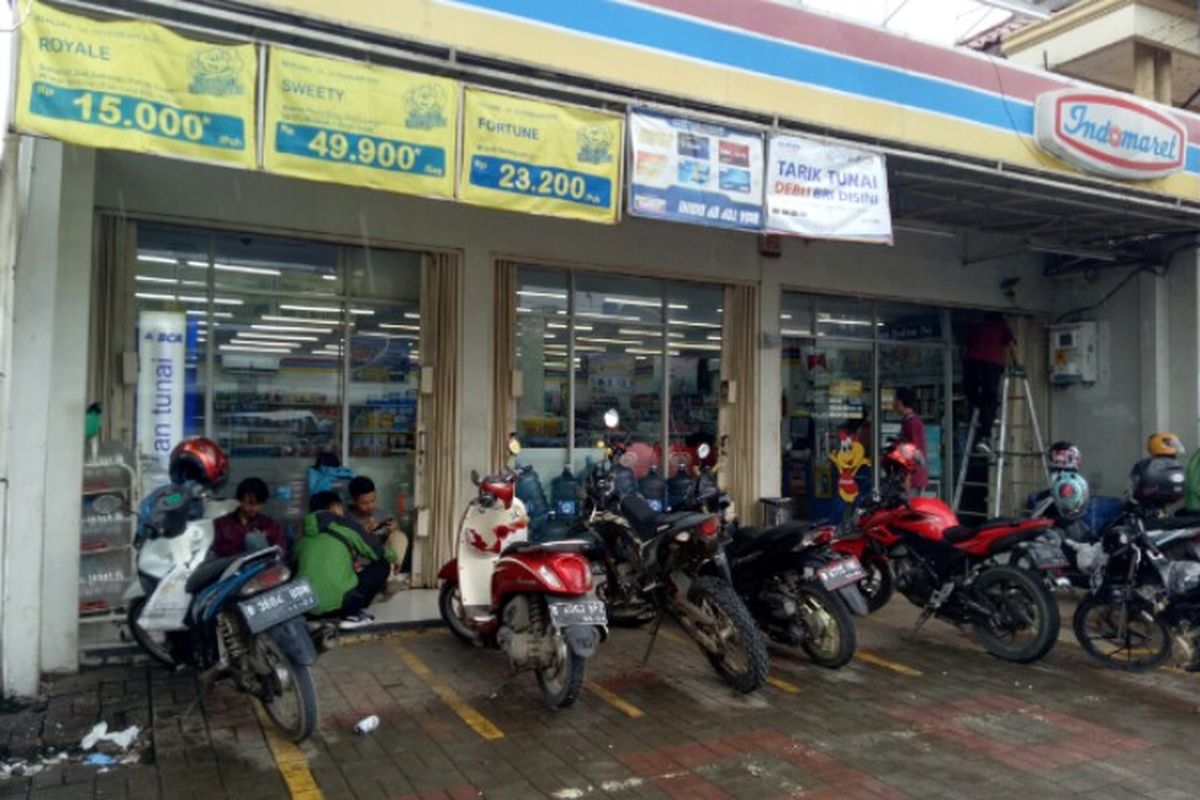 Minimarket di Jalan Benda Raya, Pamulang, Tangerang Selatan, dibobol maling, Kamis (20/2/2020). Maling mencuri rokok dan celana dalam.