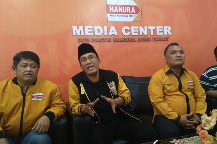 DPD Partai Hanura Jawa Barat berikan klarifikasi terkait pemberhentian Aceng Fikri sebagai Ketua DPD Jawa Barat.