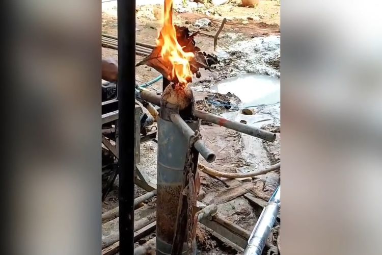 Niat Cari Air Bersih, Warga Sumenep Malah Temukan Gas yang Bisa Mengeluarkan Api