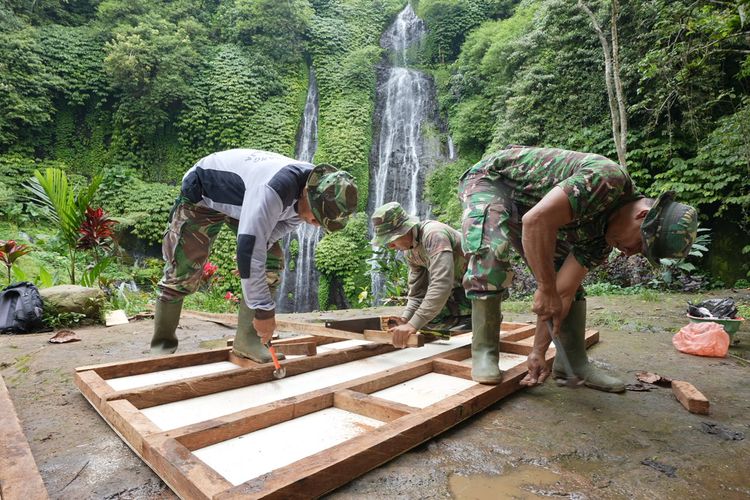 Dukungan tersebut adalah bagian dari program ?Shopee untuk Negeri? yang diusung bersama Pangdam Udayana. Kegiatan ini memberi dampak positif bgai hampir 1.800 kepala keluarga (kk) untuk mendapatkan akses air bersih. 