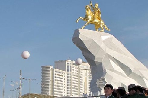 Menjelajah Kota Berlapis Marmer Putih, Ashgabat di Turkmenistan