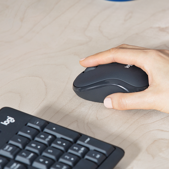 Mouse dalam paket MK295 Silent Wireless Combo dirancang berkontur untuk menyesuaikan dengan bentuk telapak tangan