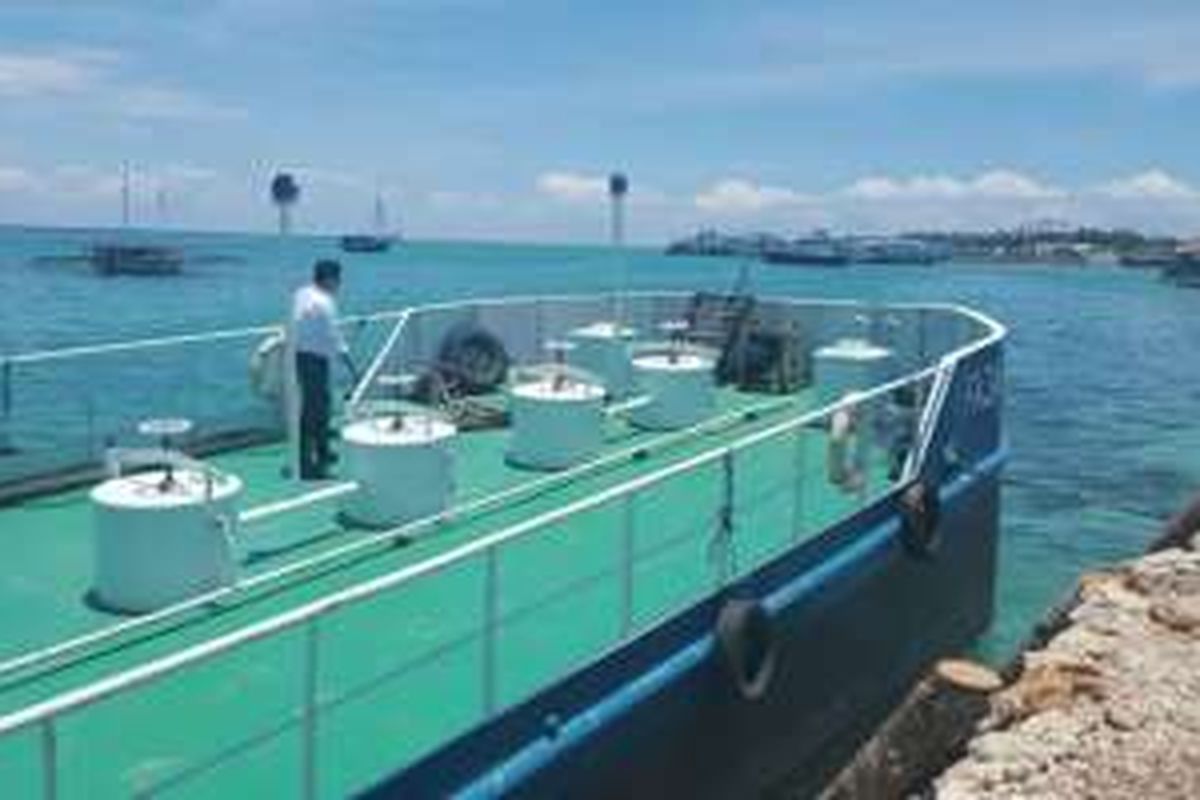 Kapal Self Propelled Oil Barge (SPOB) Fajar Mekar 1 milik Pertamina, di wilayah kepulauan Wakatobi