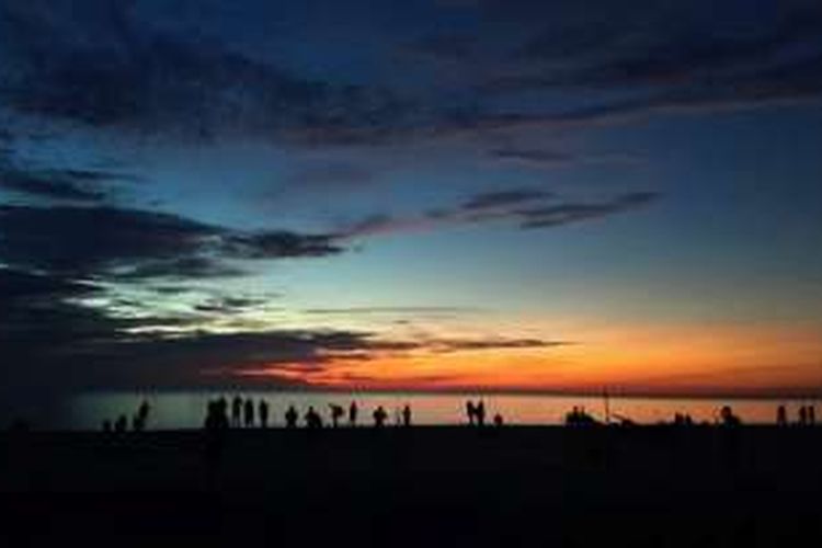 Suasana Pantai Serdang, Belitung Timur, Rabu (9/3/2016). 