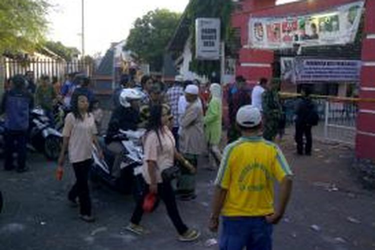 Suasana di depan kantor Kelurahan Mayangan, Kota Probolinggo, Jawa Timur, Sabtu (31/8/2013) pagi
