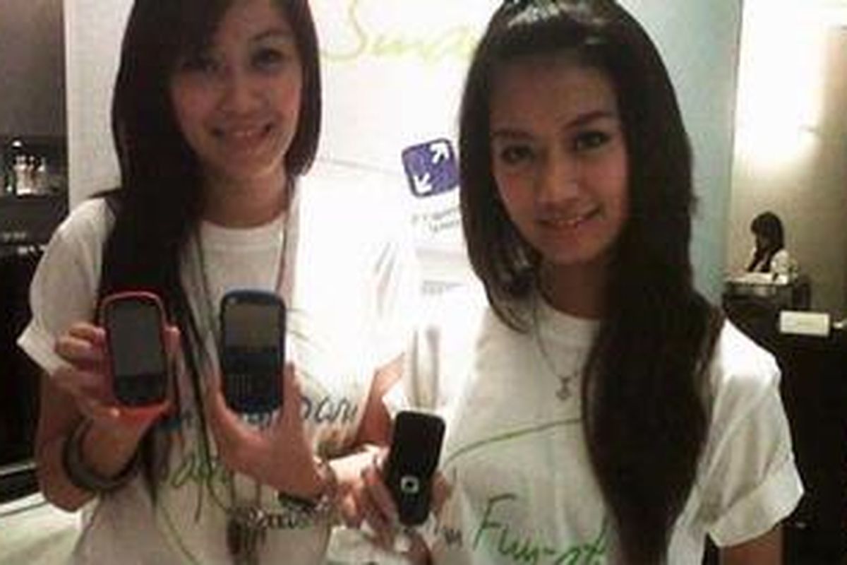 Beberapa ponsel baru Alcatel sedang dipamerkan. 