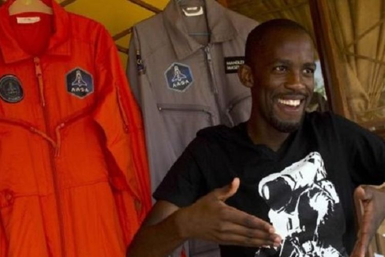Mandla Maseko, seorang pria asal Afrika Selatan yang menjadi calon astronot pertama Benua Afrika.