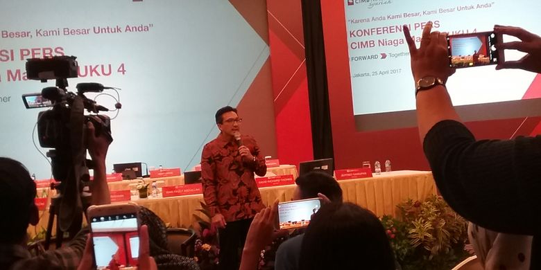 Presiden Direktur CIMB Niaga Tigor M. Siahaan di Jakarta, Selasa (25/4/2017). CIMB Niaga masuk menjadi bank kategori BUKU IV, artinya memiliki modal inti di atas Rp 30 triliun.
