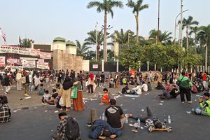 Serba-serbi Persiapan Demo 27 Agustus di DPR: Warga Pati dan Ojol Bertahan, Bus Dicegat