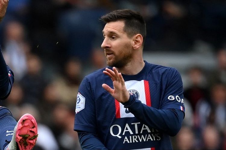 Kylian Mbappe dan Lionel Messi kala beraksi dalam laga pekan ke-33 Liga Perancis 2022-2023 antara PSG vs Lorient di Stadion Parc des Princes, 30 April 2023. Terkini, Messi telah memutuskan untuk bergabung ke Inter Miami. Kedatangan Messi membuat pengikut Instagram Inter Miami melonjak naik.