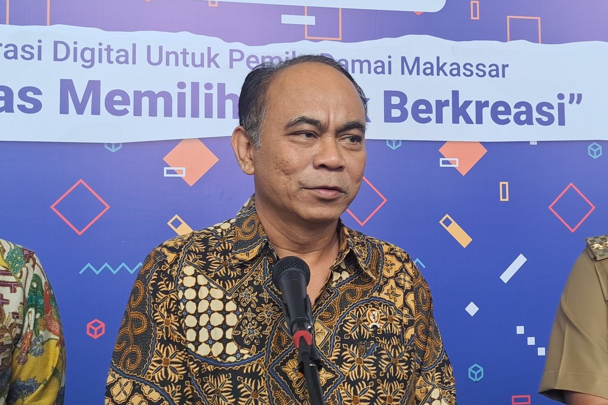 Menkominfo Budi Arie Setiadi usai menghadiri kegiatan Literasi Digital Untuk Pemilu Damai di UpperHills Convention Hall, Makassar, Sulsel, Kamis (1/2/2024).