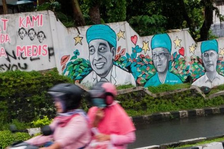 Mural dukungan kepada tenaga medis. 