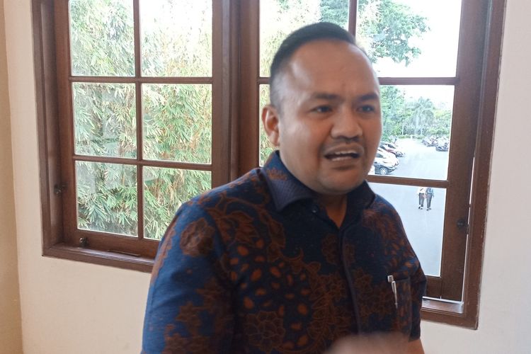 Ketua Bawaslu Kota Mataram Muhammad Yusril usai menghadiri bimbingan teknis penanganan pelanggaran dan pengelolaan data penanganan pelarangan tahap kampanye menghadiri pemilu 2024, Selasa (14/11/2023)