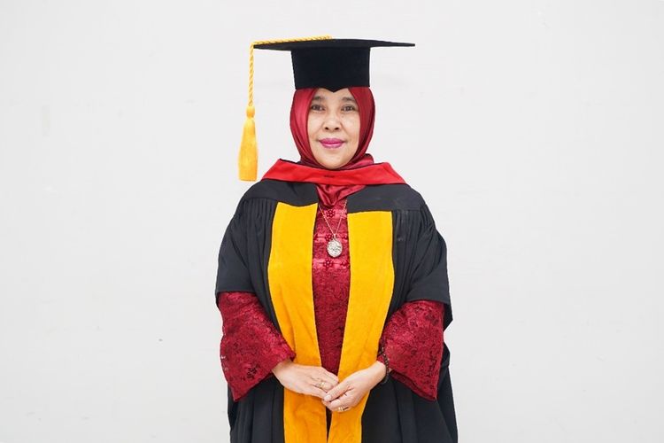 Potret Guru Besar Bidang Ilmu Pendidikan Ekonomi Universitas Pendidikan Indonesia (UPI) Prof. Dr. Hj. B Lena Nuryanti Sastradinata M. Pd 