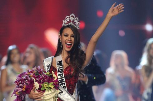 Jawara Miss Universe Pakai Anting Rancangan Sendiri Terinspirasi Bendera Filipina 