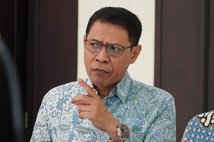 Wakil Ketua KPI Mulyo Hadi Purnomo saat melayani awak media usai bertemu Wakil Presiden Ma'ruf Amin di Kantor Wapres, Jalan Medan Merdeka Utara, Jakarta Pusat, Selasa (18/2/2020).