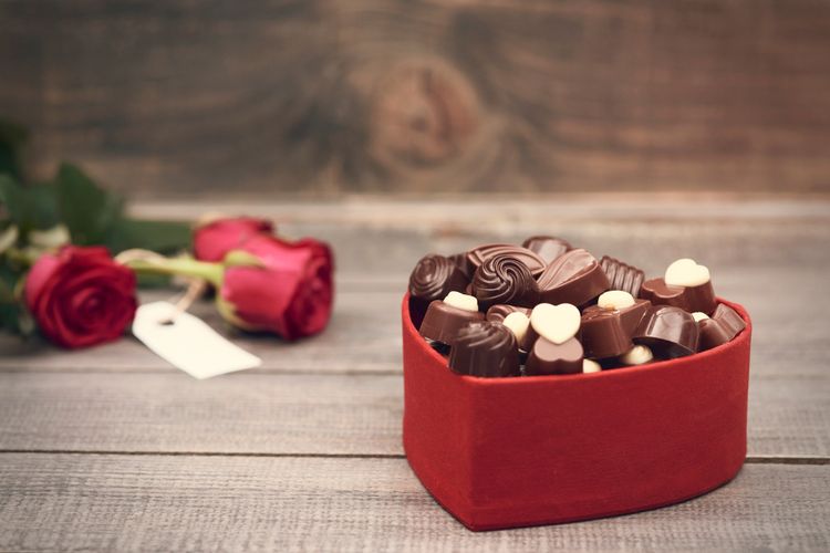 ilustrasi cokelat kado Hari Valentine