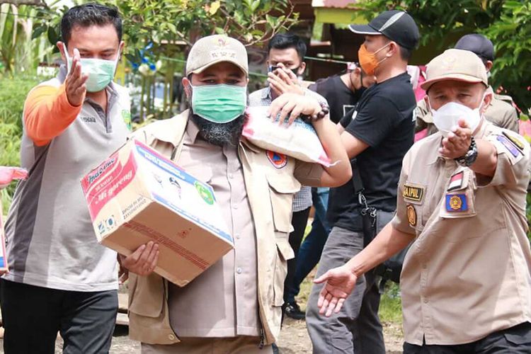 Wali Kota menyampaikan Pemkot Bengkulu akan memantau untuk memastikan seluruh warga mendapat paket sembako.