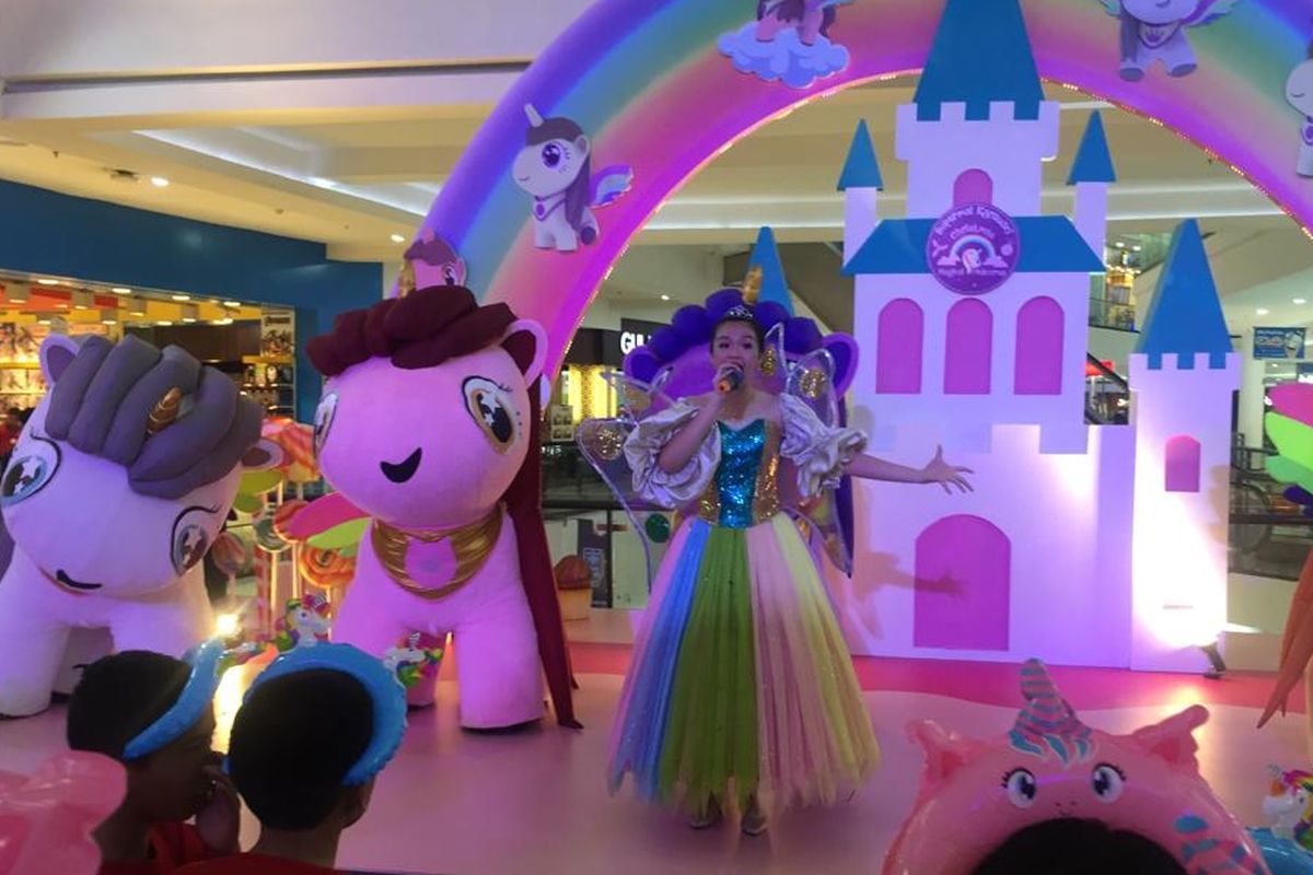 Program ?Magical Christmas Unicorn World? di Supermal Karawaci Tangerang mulai awal Desember hingga Tahun Baru.
