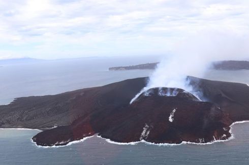 Gunung Anak Krakatau Beberapa Kali Meletus Sejak Senin Dini Hari