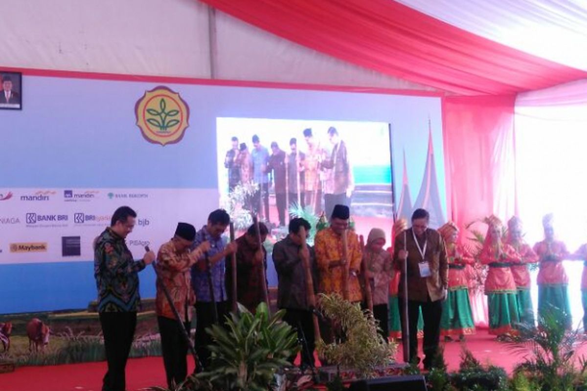 Peluncuran Program Aksi Pangan di Kabupaten Lima Puluh Kota, Sumatera Barat, Jumat (24/3/2017)