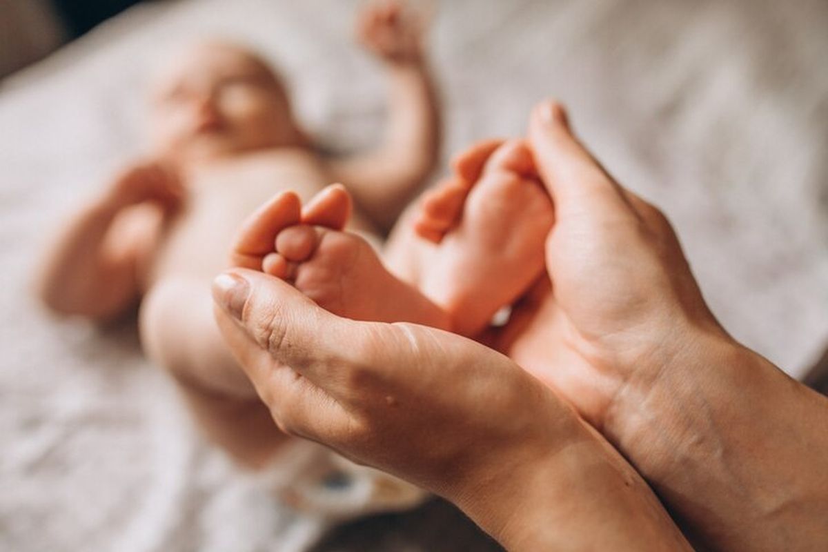 Perempuan Singapura Lahirkan Bayi Saat Sedang Perawatan Bulu Mata di Salon