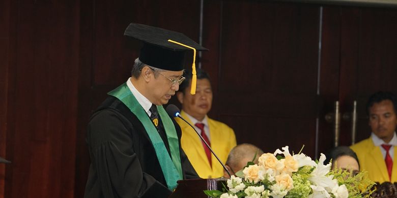 Pidato pengukuhan Guru Besar Fakultas Kedokteran Indonesia Dr.Ikhwan Rinaldi Sp.PD-KHOM di Jakarta (14/10/2023).