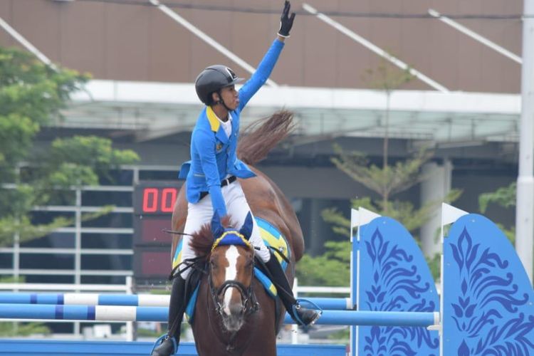 Atlet berkuda dari Kurnia Stable Jakarta, Muhammad Akbar Kurniawan.